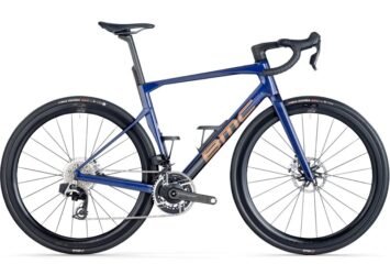 2026 bmc roadmachine 01 one road bike 1